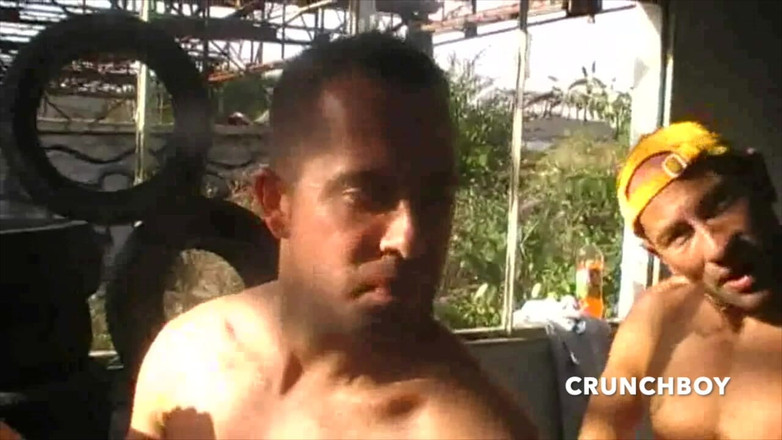 My first time with a boy: Inocente francesa twink follada por Jess Royan al aire libre