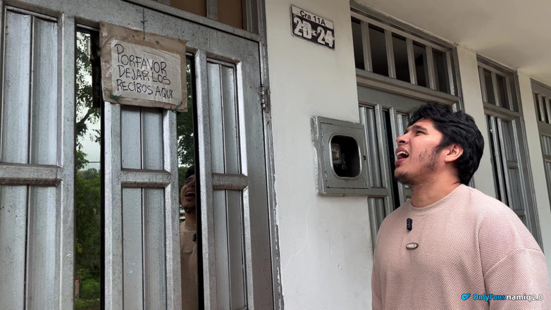 NamiQsein: Apakah MILF teman sekamar saya?