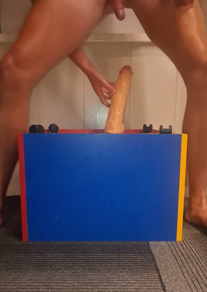 NoFace Twink X: Kembar panas kongkek dubur solo – tunggangan dildo besar