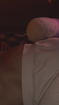 Truth or Dare Handjob untuk Saudara Tiriku