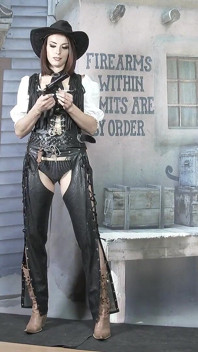 Victoria Daniels - 404 - Photoshoot Backstage