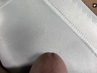 hugeboobswife: 应“胸部”的要求，我给你留下这个定制视频，他几个月前订购。谢谢 Boobman