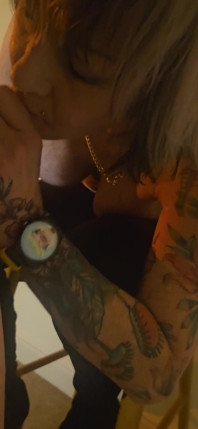 Sexy hete cougar gilf met hoge laarzen wordt geneukt