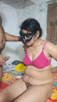 Cachonda Richa follada y recibida semen en las tetas por el dueño de la casa