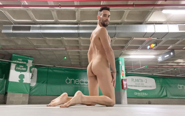 Paul Williams: पार्किंग लॉट में नग्न दिखाना