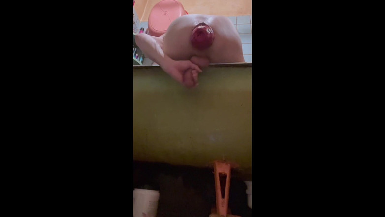 IncredibleGuy: Masturbating a Cock and a Protruding Prolapse