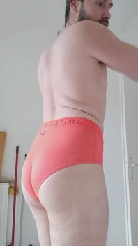 Big White Trav Slave Ass