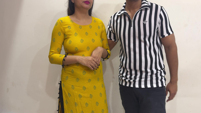 Hornycouple149: Cylinder De Do Bhaiya Pls- Indian Neighbour's Hot Wife Fucked...