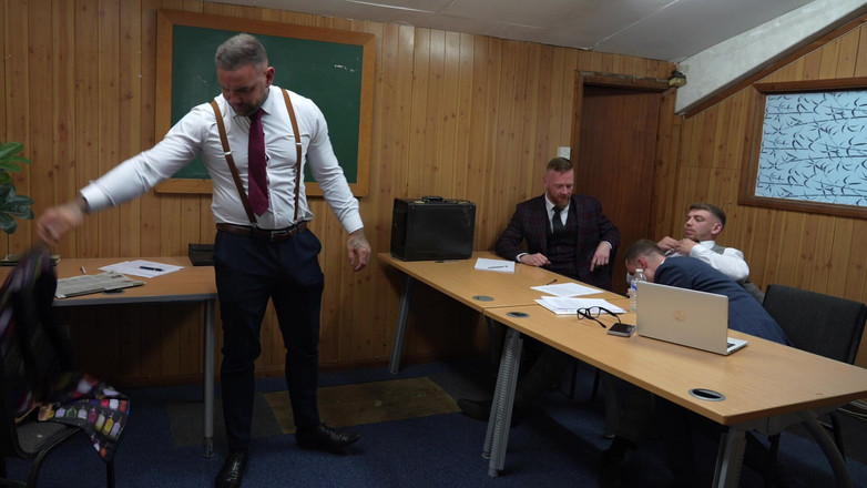 Jak White: Cowok-cowok nakal ini dientot habis-habisan di kantor