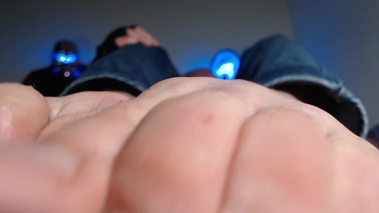 Hunky time: Dominacja spust na stopach (gra stóp)