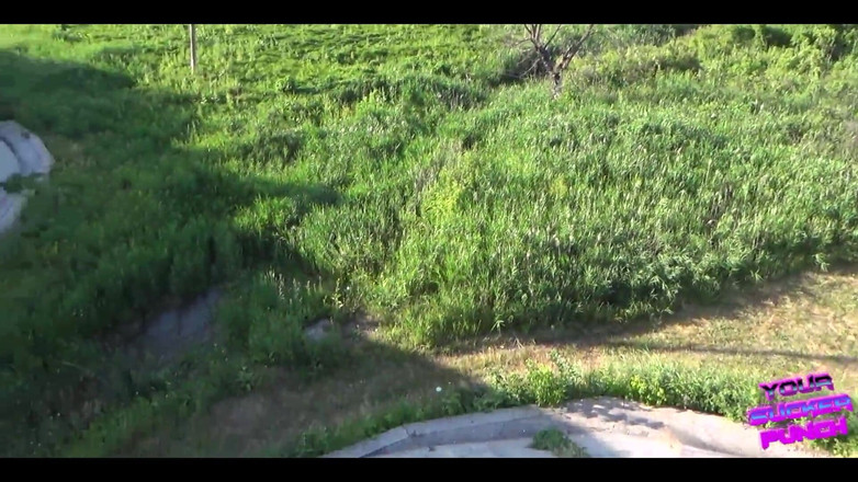 YSP Studio: Blowjob amatir di luar ruangan - bagian 1