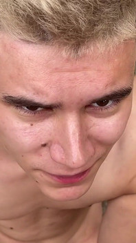 Nyfiken amatör pojke kuk spela