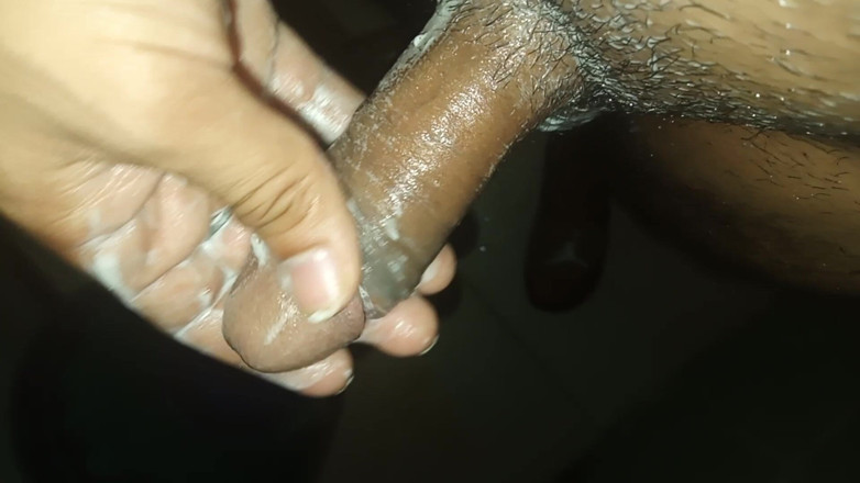 Cute boy jerks off: Slanke man neemt zijn tijd om zichzelf aan te raken...