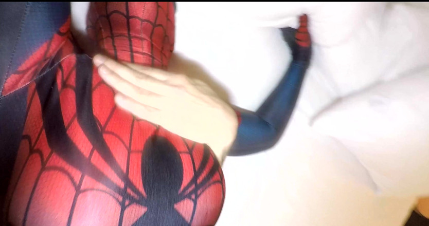 Nylon Xtreme: キャロライン・デ・ジャイエ肛門のためのスパイダーガールzentai encasement