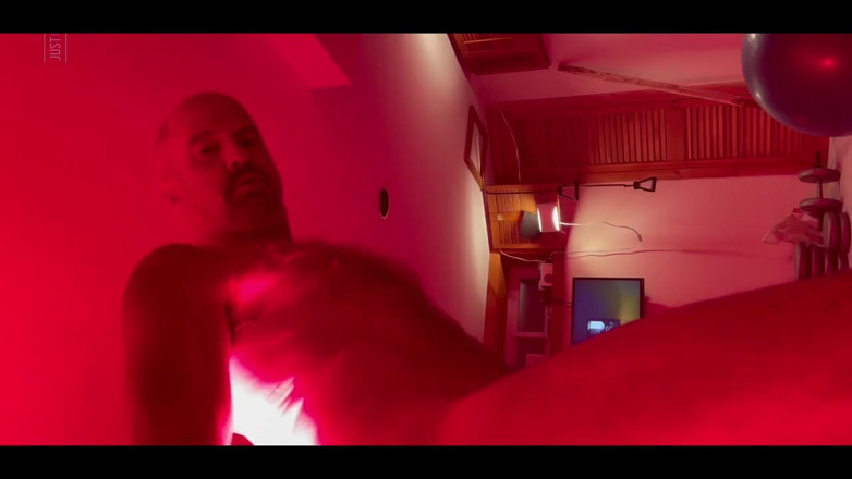 Guy Grey: คลิปบําบัดแสงสีแดงอย่างรวดเร็ว รักษาไข่ ฯลฯ