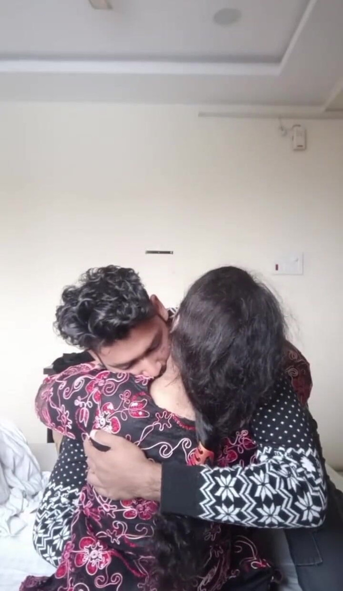 Sapnashah007: Awek desi India berkongkek dengan kawan kolejnya