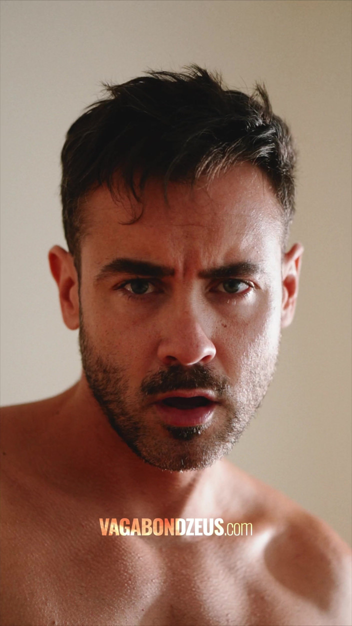 VagabondZeus - Erotic Filmmaker: Honění s velkou fontánou se spermatem