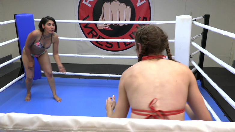 Red sign wrestling: Cece Monroe V Sahara Knite
