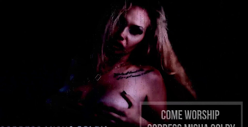 Goddess Misha Goldy: Le langage de mon corps lithe te rend fou... Mes...