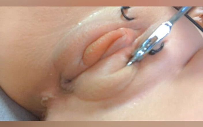 SklavinS_pervert: 德国奴隶sklavins抽她的阴户