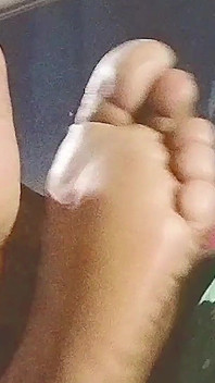 Sessione dei piedi in auto adorazione con la tua bbw ncfootgoddess preferita