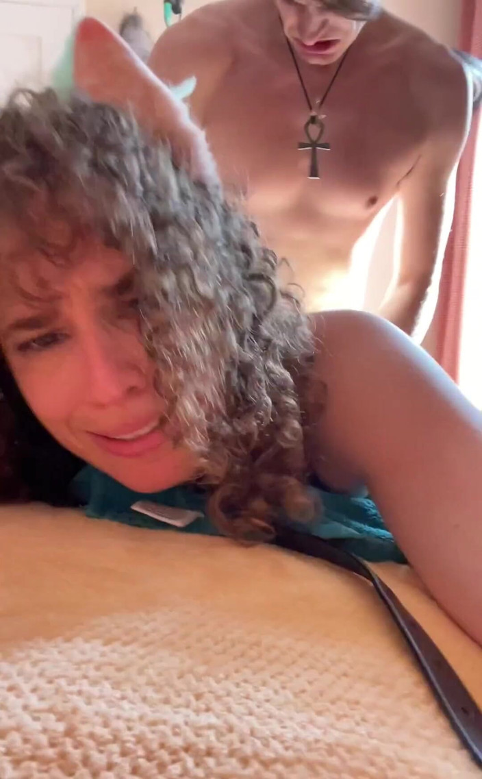 VibeWithMommy: Oh anal gape party trwa. Myślę, że anal jest naszą specjalnością