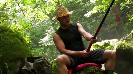 Anal Invasion: Si rambut merah seksi melepas pakaian dan pantatnya dientot di...