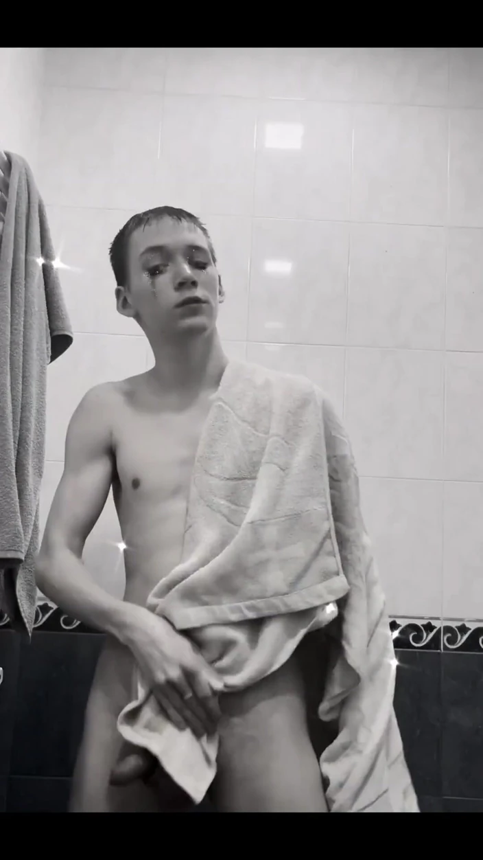 Young Boy Masturbating While Bathing by Air_Hans: Bathroom, Muscular,  Twink, Masturbation, Solo Gay Porn | Faphouse