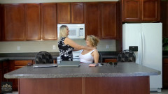 Playback4funher: Bianca a Selene mokré prsty poprvé spolu lesbičky