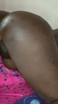 Une Black Prend Du Dogging Après Avoir Sucé Une Bite Et Aime La Baise