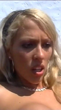 Loira milf com peitos enormes anal fodida e gozada dentro por grande pau amador