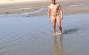 Mr Britain X: Naken strand stor dicked hunk - Mrbritainx
