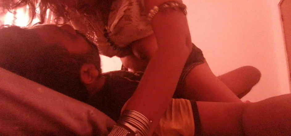 Tina Baby: Kayınpederin devasa yarağı üvey kızı için sarinin altında takılıyor