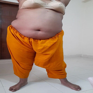 Aria Mia: Nenek hot India 60 tahun dientot sama cucu tirinya yang masih 18...