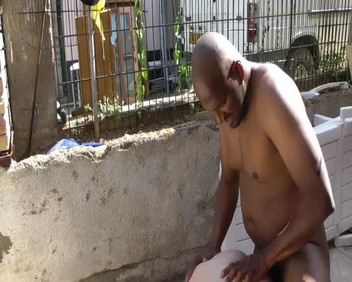 Paris Jango: BBCの巨根がテラスでブロンド熟女とセックス