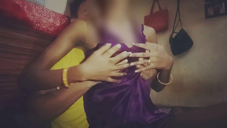 Truefuker: Desi Bhabhi políbila svého babu a sála jeho ptáka