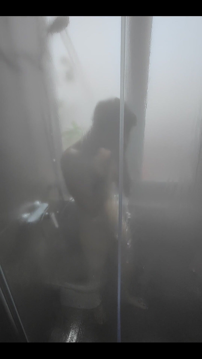 Snauwflake: Berbuat bodoh di kamar mandi