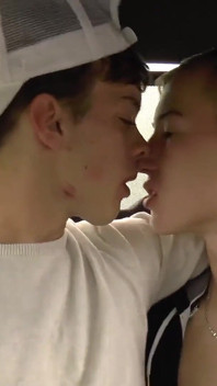Fellation Et Baiser Dans La Voiture Avec Tommy Poulain Et Casper