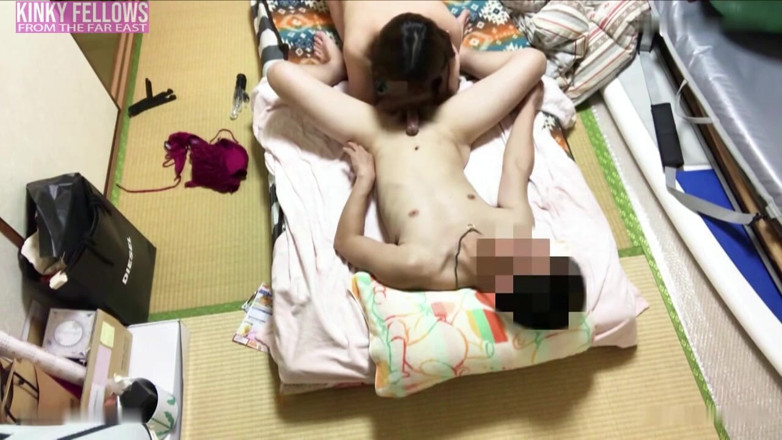 J-Girls Club: Pulse Rises als een wanhopige huisvrouw een diepe veranderende intimiteit...