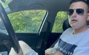 Twinkboy studio: Un twinkboy allemand se branle dans la voiture dehors