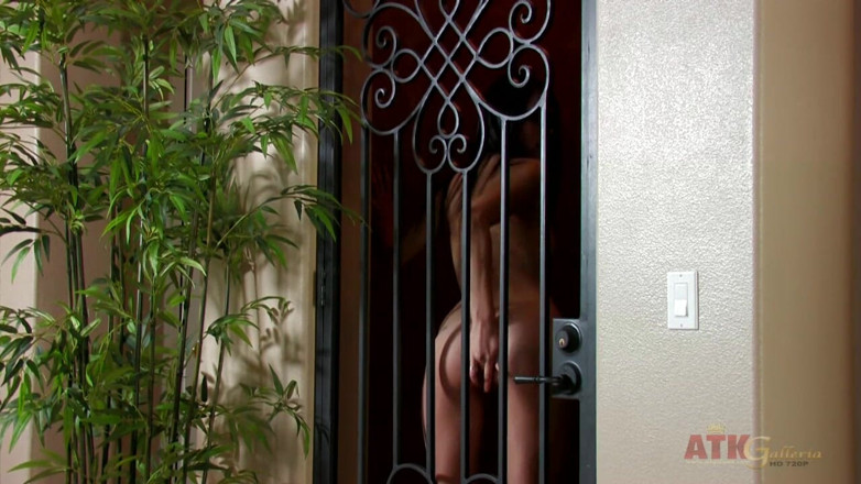 ATKIngdom Fans: Pleasure at the door