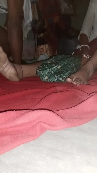 Pede: Sex desi, am venit la noapte și pune bhabhi să doarmă și...