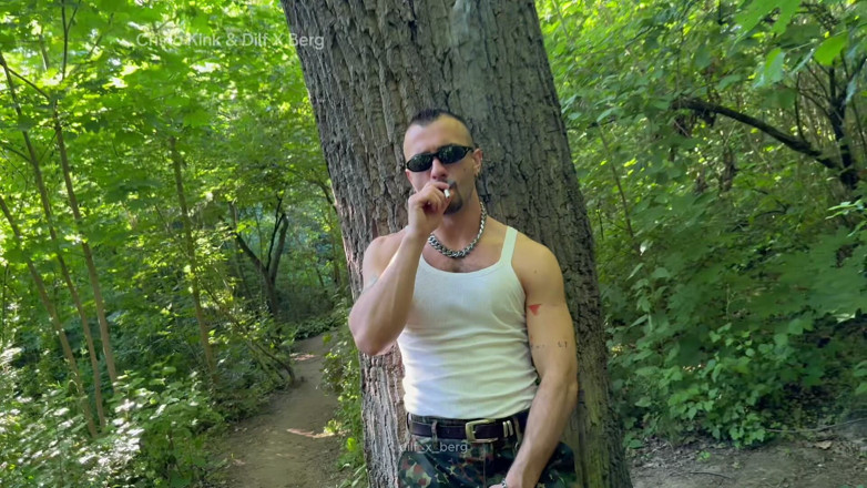 Dilf_X_Berg_XL: Cristo Kink îl fute pe tatăl vitreg - spermă în gură