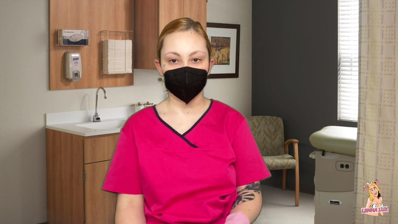 Lenna Lux: Kongkek jururawat minda