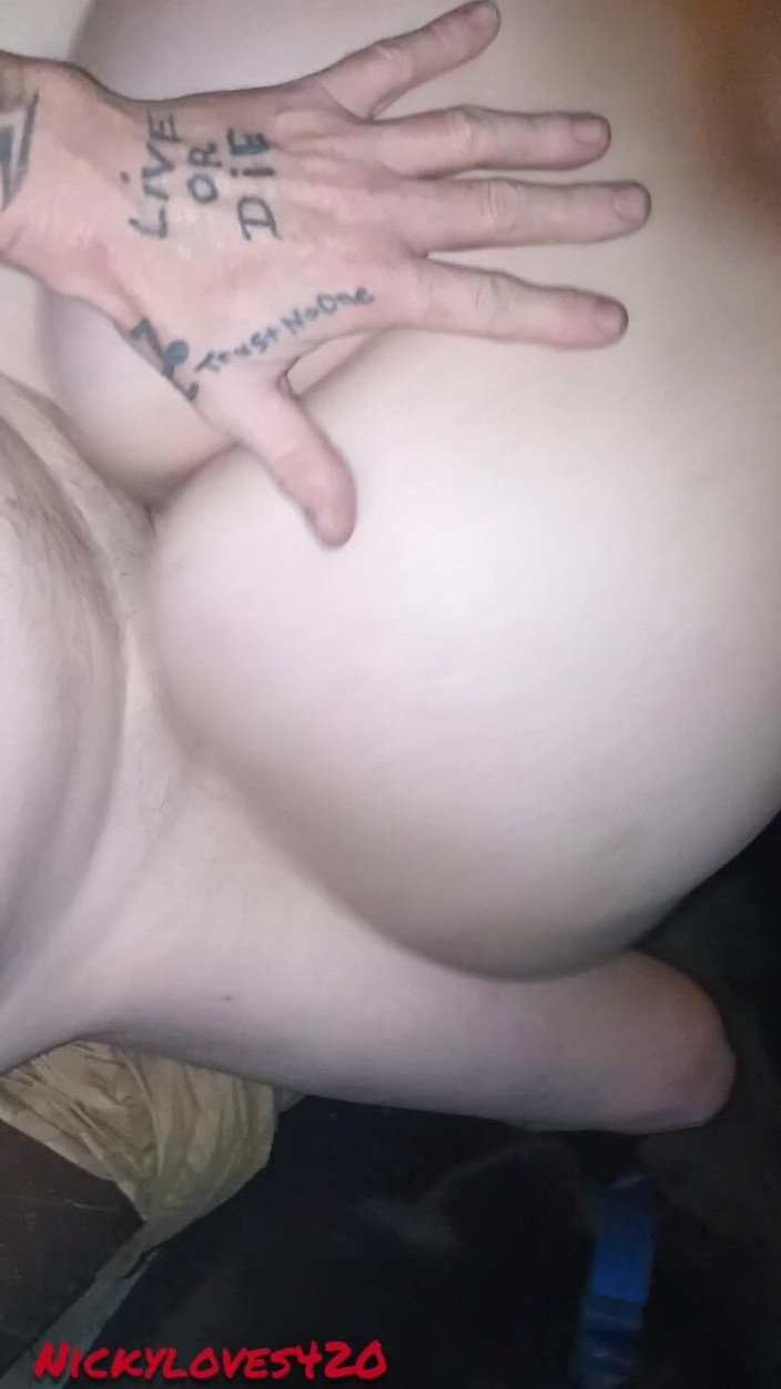 Nickyloves: Papa kokhalsde en heeft me gecreampied