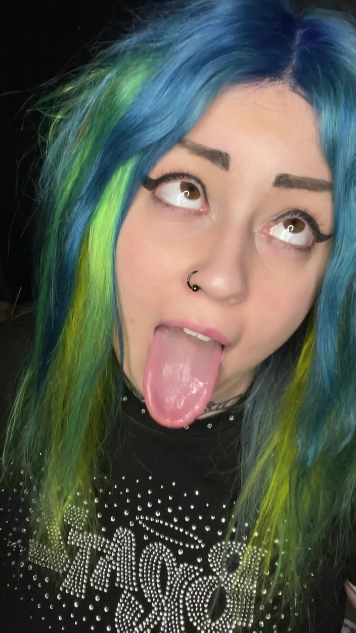 Miss Valentina: La salope Ahegao de papa