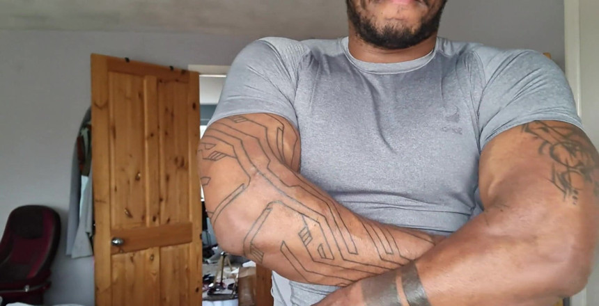 Amadeus: Хто любить груди підстрибувати і соски грати.