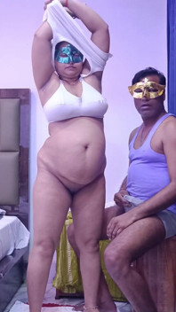 Pooja Bhabhi Fuck with Husband in Hotel Room