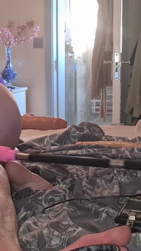 Dildo i hennes rövhål och hennes tunga i mitt hål