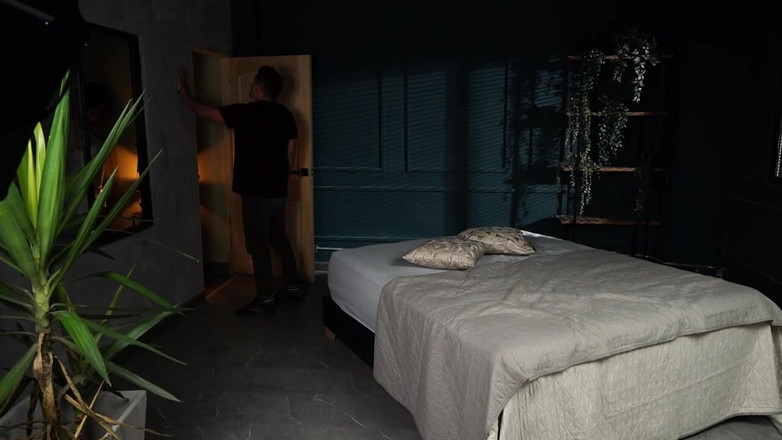 Issane: Za kulisami! Latynoska z dużym tyłkiem pieprzona przez masażystę, rozluźniał...